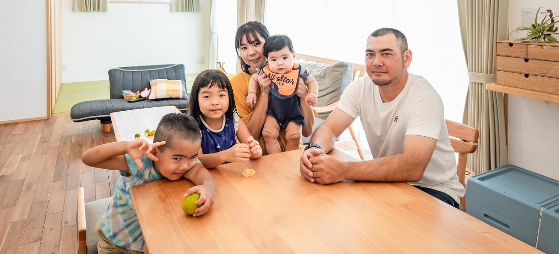 ストレスフリーで納得の住み心地<br> 緑の庭と連動した爽快な無添加ライフ アイチャッチ