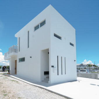 平屋と二階建、長所を組み合わせた二世帯住宅 アイチャッチ