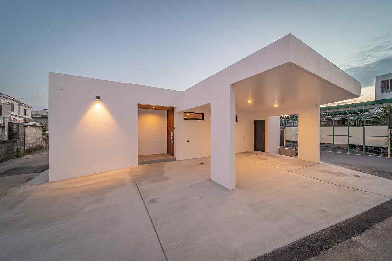 愛車とお庭時間を愉しむ、こだわりの平屋 アイチャッチ