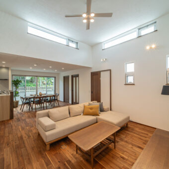 東西に長い土地に、お手本の様な間取りの平屋 アイチャッチ