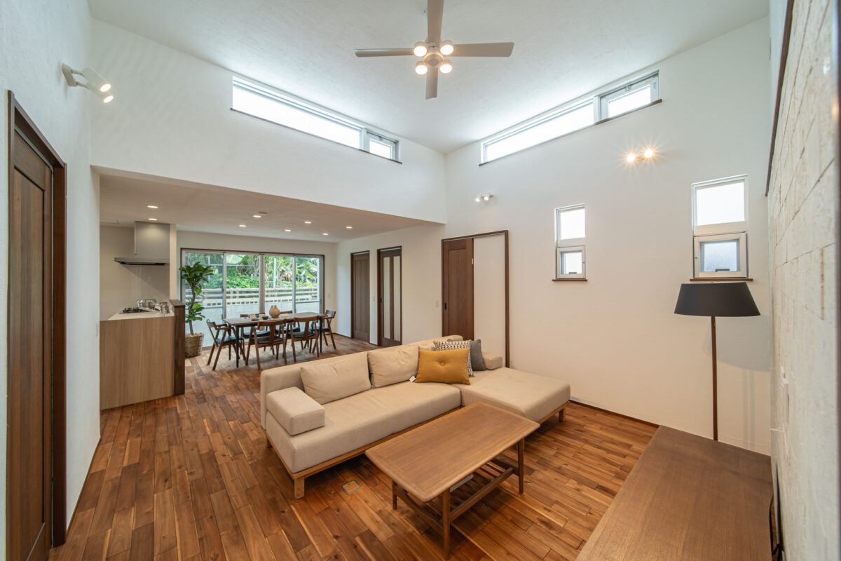 東西に長い土地に、お手本の様な間取りの平屋 アイチャッチ