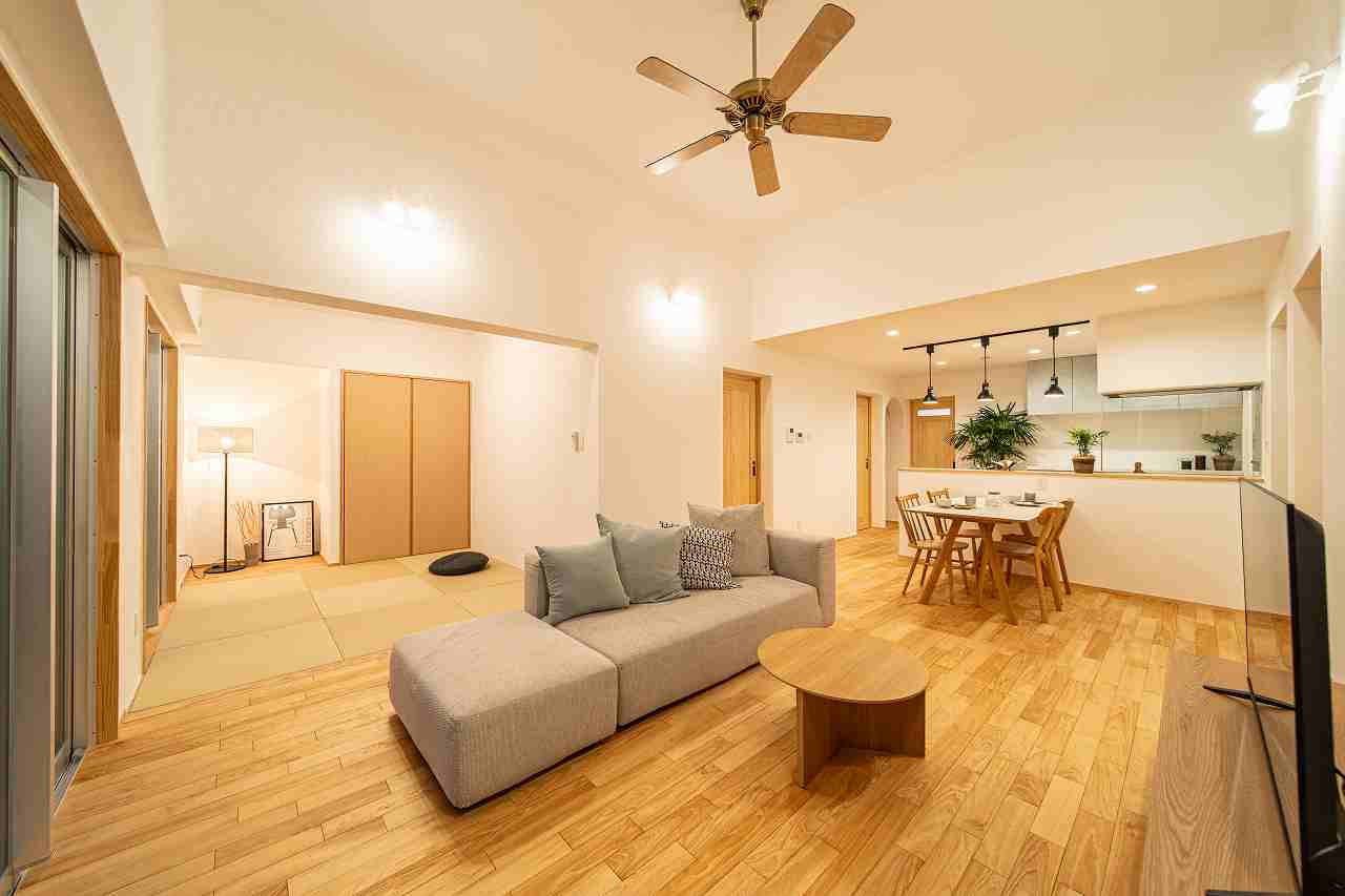 寝室はコンパクトに。 LDKは高く、広く、明るく。 アイチャッチ