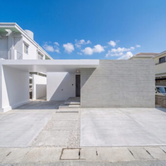 “2つの坪庭”で暮らしが変わる家 アイチャッチ